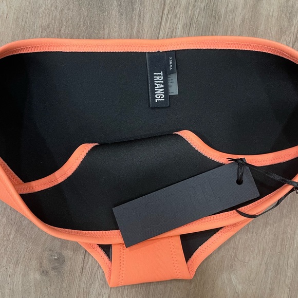 NWT Triangl Tilly Bikini Set, size XS - Picture 3 of 11